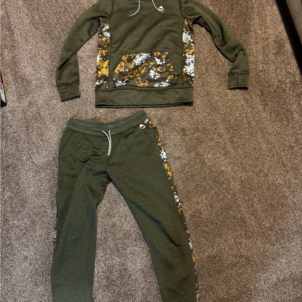Burton Women’s “Oak” jogger sweatsuit NEW